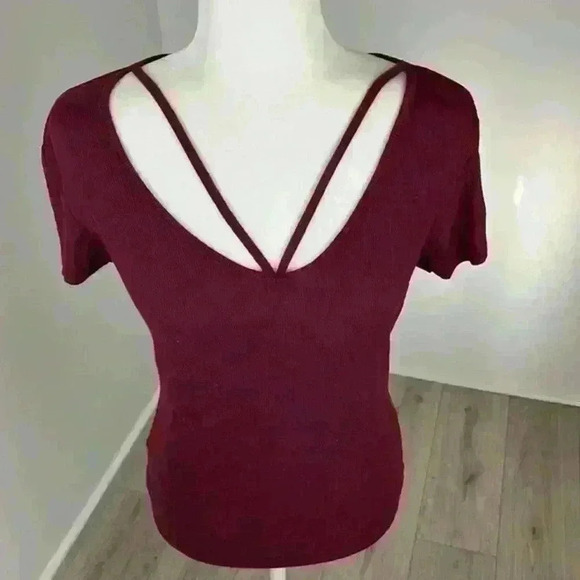 Ambiance Maroon V-Neck Tee Size Medium - Picture 2 of 10